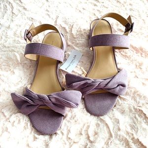 NWT Ann Taylor Sandals Block Heel Suede